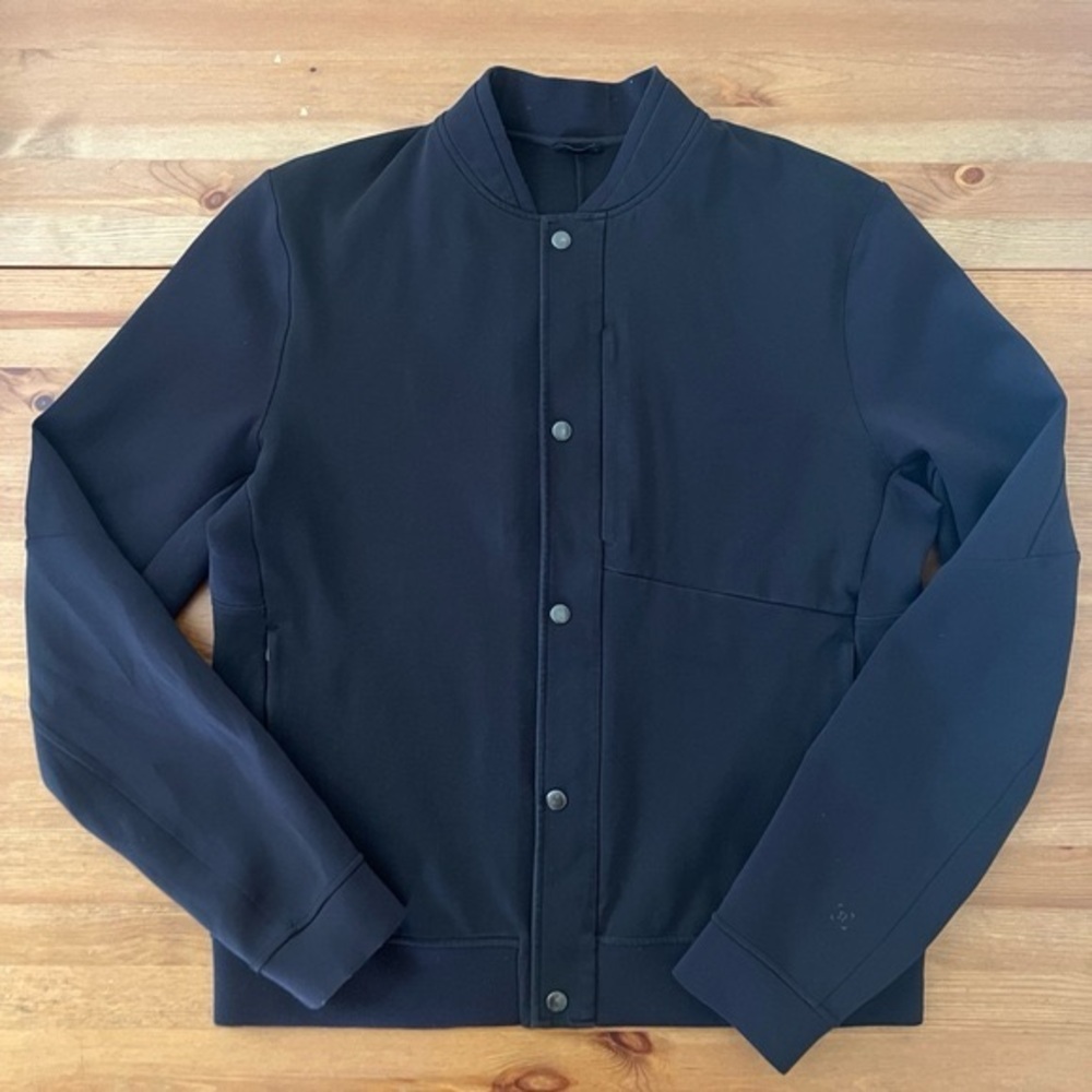 Men’s Lululemon bomber jacket size M